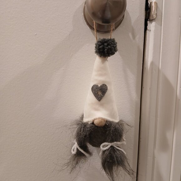 Christmas Decor Bundle - Gnomes, Snowman, Mitten & Star - Picture 6 of 11